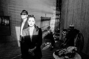 Rokenrolo grupė „Twin Dive“ kartu su Erica Jennings pristato naują kūrinį „Matau tave“