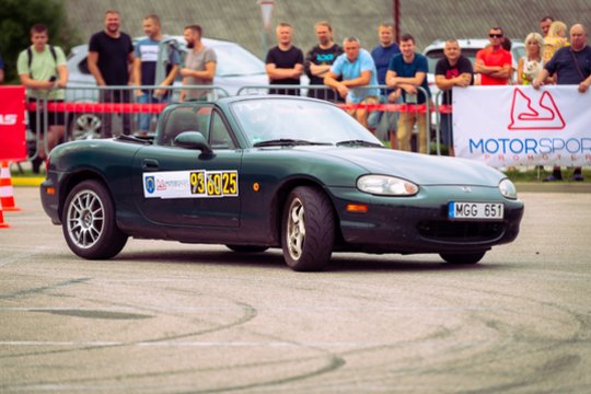 Į Uteną sugrįžta Lietuvos automobilių slalomo čempionato etapas: varžysis daugiau kaip 80 dalyvių