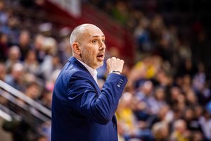 Rusijos krepšinio rinktinę toliau treniruoti panoręs serbas Z. Lukičius bando teisintis: „Panaši situacija buvo ir su mano šalies krepšiniu“