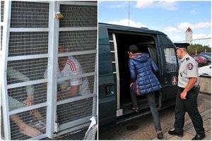 Prienų r. sustabdytame mikroautobuse slėpėsi 16 migrantų