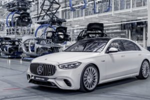Duobelė „Mercedes“ pardavimuose: žmonės nebesirenka prabangių automobilių