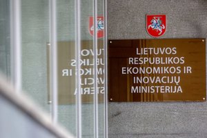 EIMIN: darbo rinkoje neketiname nusileisti privačiam sektoriui