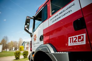 Gaisras kilo Vilniaus lokomotyvų depe – patalpoje degė akumuliatoriai