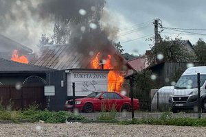 Aiškėja Kauno Vilijampolėje siautusio gaisro aplinkybės: namas buvo padegtas, įtariamasis atsidūrė ligoninėje