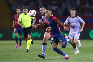 „Barcelona“ klubui pergalę lėmė R. Lewandowskio įvartis