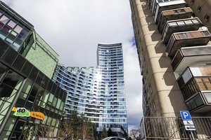 Legendomis apipinto Vilniaus daugiabučio gyventojus išsekino pažadai: žmonės nebesuskaičiuoja milijonų