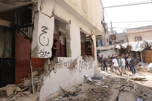 Palestiniečių atstovai pranešė, kad per Izraelio oro smūgį Vakarų Krante žuvo penki žmonės