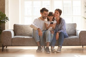 „Bitės Profų“ TOP 5: geriausi vidutinės klasės telefonai