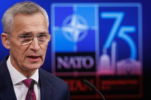 J. Stoltenbergas šaukia NATO ir Ukrainos Tarybos posėdį