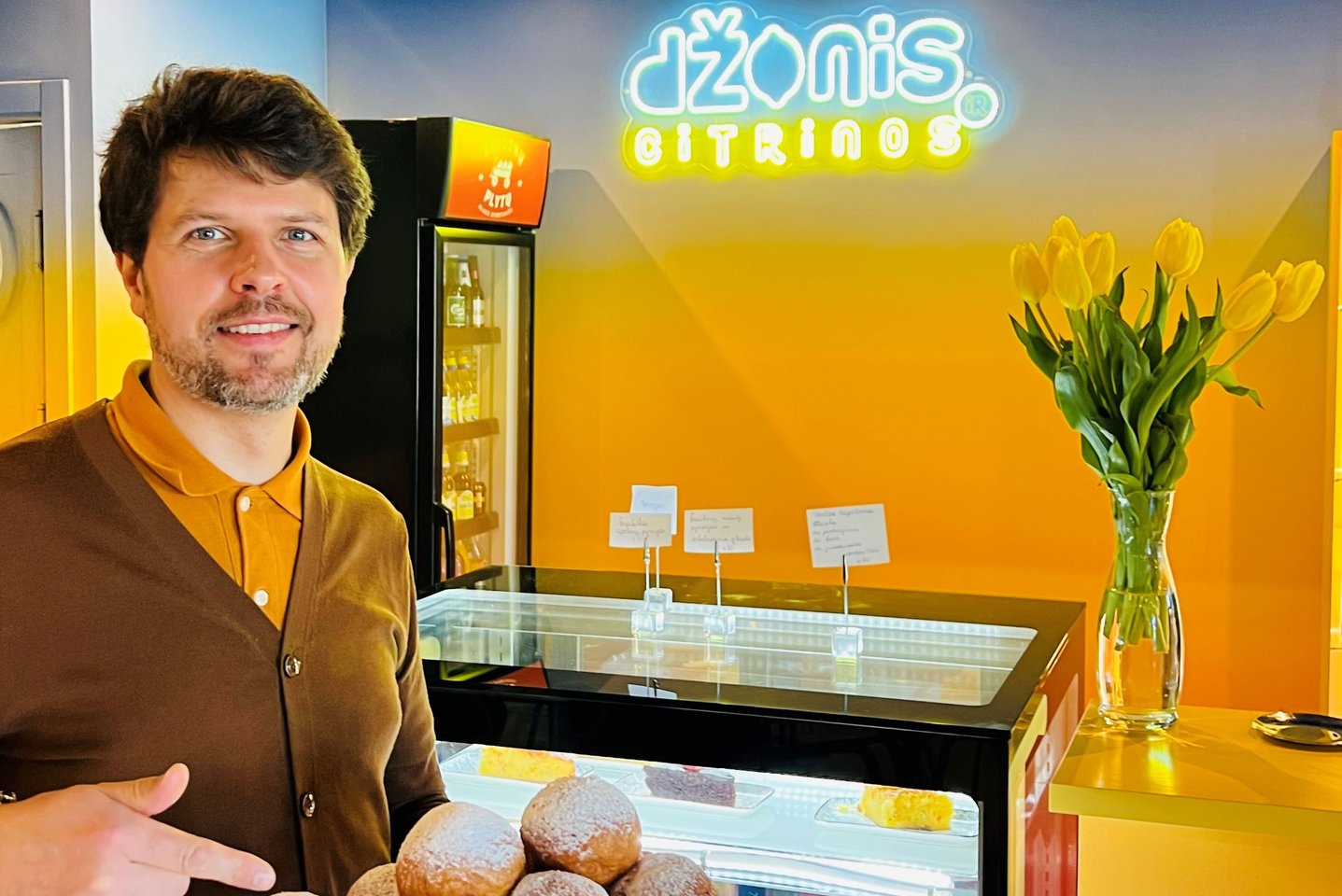  „Džonis – tai kilęs nuo lietuviško vardo Jonas. Kadangi įsikūrėme prie pat Jono kalnelio, norėjome restoranui suteikti šį vardą“, – pasakoja įkūrėjas Nerijus Domarkas<br> Pranešimo spaudai nuotr.