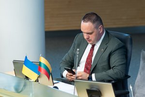 Netikėtas posūkis A. Vyšniausko patarėjos „čekiukų“ byloje: teismas jos nenagrinėja, grąžino prokurorui