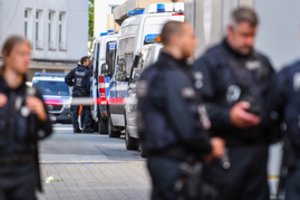 Vokietijos policija nušovė spėjamą peiliu ginkluotą užpuoliką