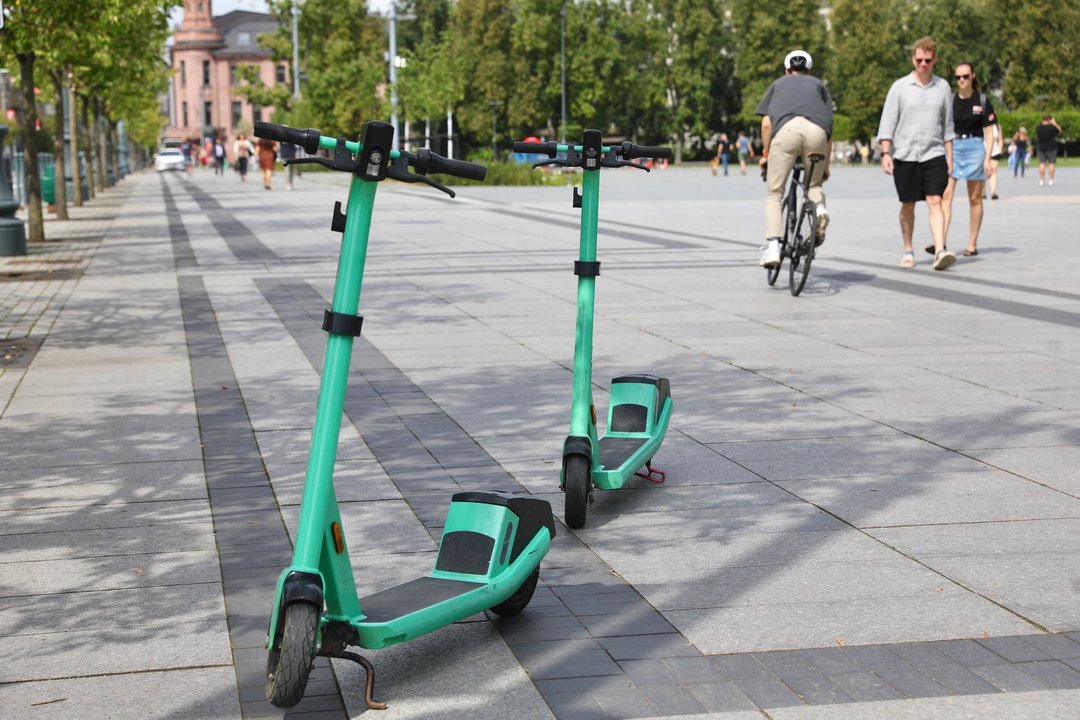 Vilniuje važinėjantys paspirtukais gali sulaukti riebių baudų – perspėja, kad šio poelgio netoleruos