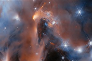 Neįprastas atradimas kosmose verčia suabejoti tuo, ką žinome apie planetų ir žvaigždžių kūrimąsi