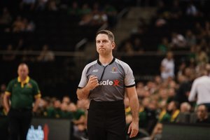 Krepšinio teisėjų veiklos vystymas: augantis užmokestis ir jaunų arbitrų skaičius