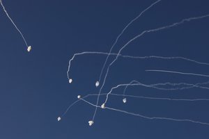 Izraelis smogė taikiniams Libane po „Hezbollah“ atakų