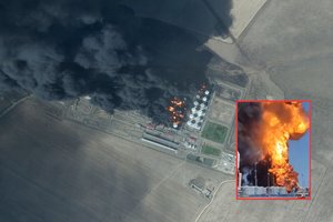 Neeilinis smūgis okupantams: po Ukrainos atakos kilusį gaisrą gesino dvi savaites