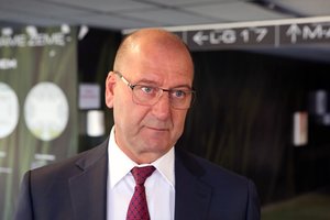 V. Uspaskichas nesutinka su Kėdainių rinkimų apygardos komisijos sprendimu dėl Ledų šventės: rinkėjai iš to juokiasi