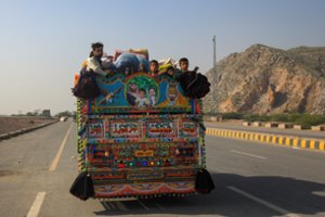 Čekijoje aptiktas sunkvežimis su 30 migrantų, viena jų mirė