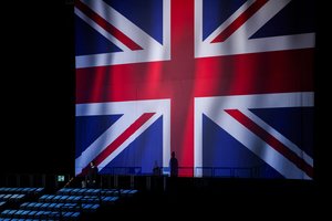 Londonas gina sprendimą apriboti ginklų eksportą į Izraelį