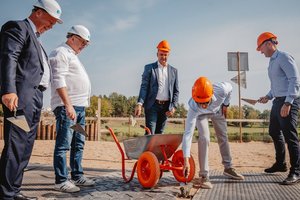 Pirmoji jungtis tarp Nemuno salos ir Žemosios Fredos: simboliniu kapsulės įkasimu pažymėtos pėsčiųjų ir dviratininkų tilto statybos