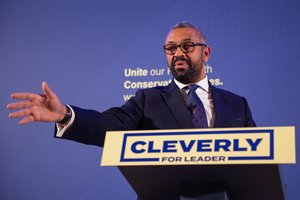 Didžiosios Britanijos konservatoriai pradeda partijos lyderio rinkimus