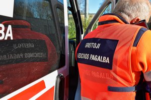 Pakruojyje senjorė sužalojo jos kelyje pasitaikiusią mažametę dviratininkę