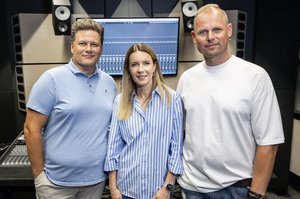 Nostalgiška naujiena: „Karališka erdvė“ ir Merūnas pristato kartu atliekamą jaunystės hitą