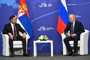 Iš Europos Sąjungos – kritika Serbijai: perspėjo dėl ryšių su Rusija