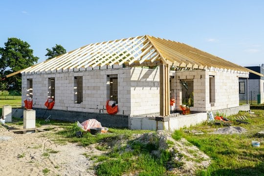 Patikslinta, kada statybos užbaigimo aktas išduodamas nelaukiant termino pabaigos, nustatyta pranešimo apie statybos pradžią pateikimo tvarka.