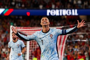 Portugalijos pergalė Tautų lygoje buvo pažymėta jubiliejiniu C. Ronaldo įvarčiu