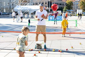 Teniso treniruotės – visiškai šalia Vilniaus Katedros ir varpinės