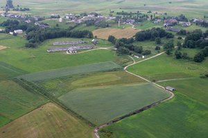 Fiziniams asmenims įsigyti žemės ūkio paskirties žemę bus žymiai lengviau: kas pasikeitė