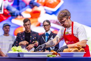 Lietuvis pagerino kulinarinį Gineso pasaulio rekordą, kuris panašus į populiarų žaidimą telefone