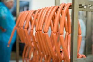 Prekybos tinklas kreipėsi į pirkėjus: jei įsigijote šias dešreles, turėtumėte jas grąžinti atgal