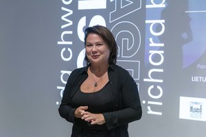 Žinomo litvakų dailininko anūkė paryžietė Ida: „Sunkiu laiku man padeda kūryba“