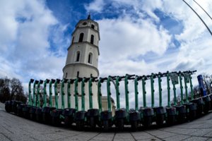 Vilniuje susidūrė dviratininkas ir paspirtukininkas – vienas žmogus atsidūrė ligoninėje