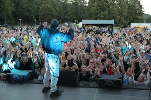  Festivalyje „Sveika, Neringa“ – išskirtinė konferencija, Monikos Liu koncertas ir galimybė iš arti pažinti unikalias Kuršių Nerijos vietas