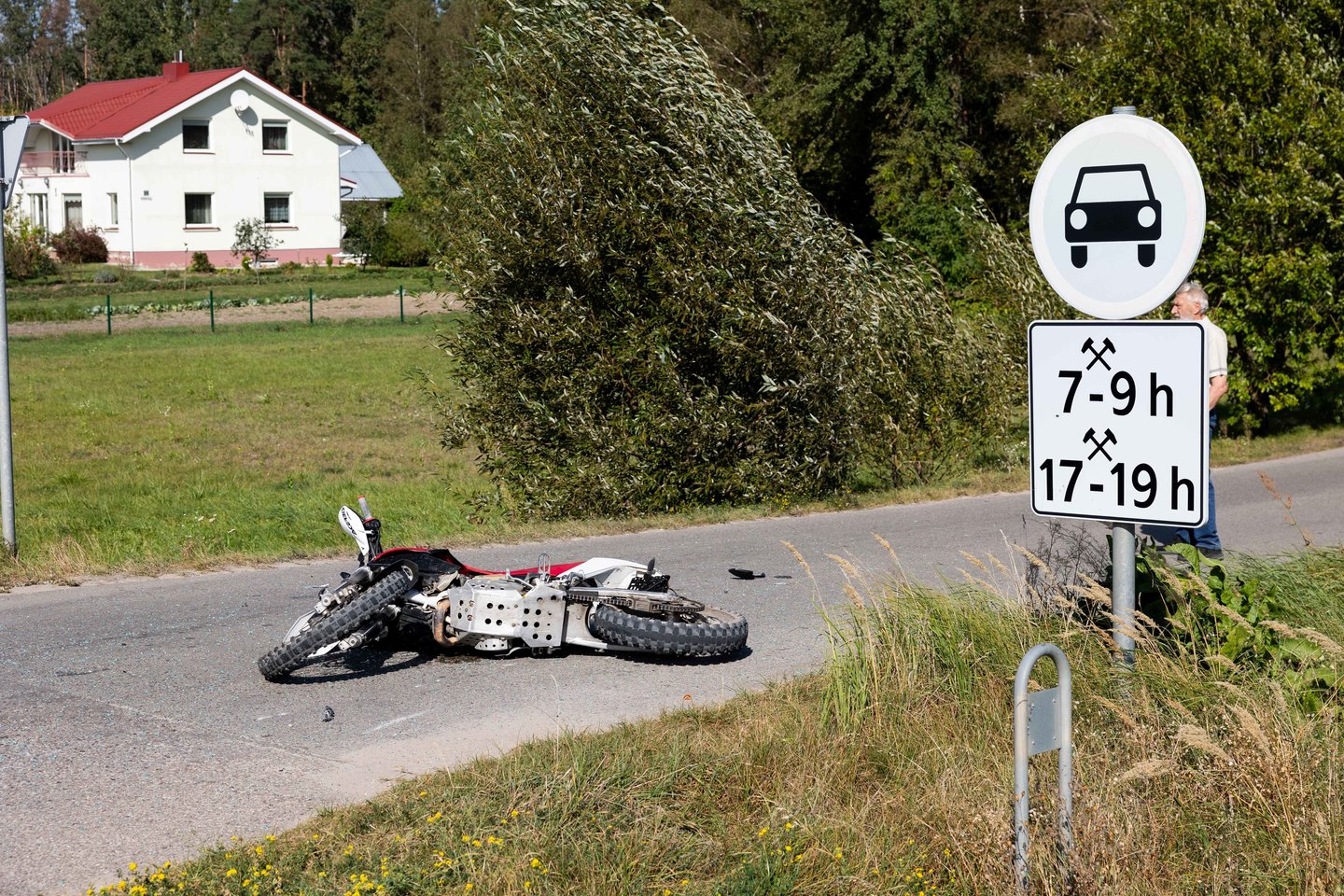 Per avariją nukentėjo motociklo vairuotojas.