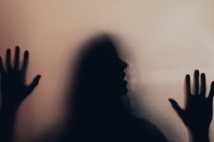 6 mitai ir faktai apie savižudybes: nemažai žmonių vis dar klysta apie jas galvodami