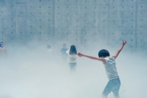 Prancūzijoje pristatomi L. Lapelytės kūriniai: šimtas gyvūnų garsus imituojančių vaikų ir neintonuojančių suaugusiųjų dainos