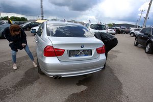 Lietuviai automobilių prekyba užsima vis aktyviau: nemažą rinkos dalį sudaro ne tik didžiausi autosalonai