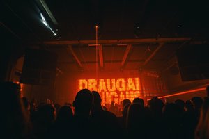 Muzikos entuziastai „Draugai Draugams“ siūlys išbandyti „Litexpo“ sienų tvirtumą