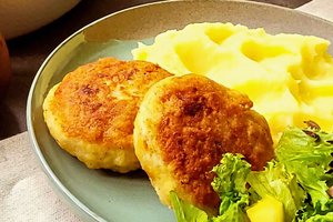 Minkštutėliai ir itin sultingi vištienos kotletai: ypatingą skonį suteikia keli netikėti ingredientai