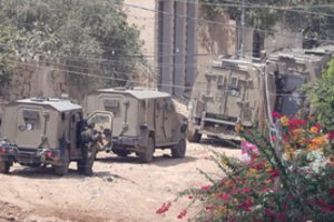 Gazos gelbėtojų teigimu, per Izraelio smūgį mokyklai žuvo 14 žmonių