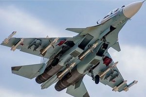 Rusijos naikintuvas paleido 4 raketas į Ukrainą ir dingo – kas įvyko?