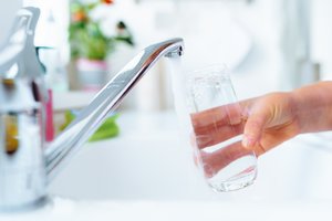 Tyrimas įspėja dėl geriamojo vandens kokybės: aptiko vėžio sukėlėjų