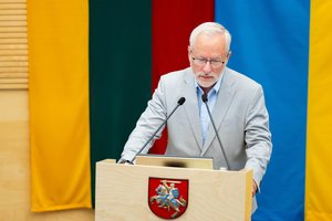 Seimas svarstys siūlymą, kad teisinės neliečiamybės sutinkantys atsisakyti parlamentarai tai galėtų padaryti paprasčiau