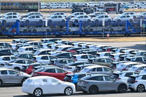 Pirkėjų abejingumas elektromobiliams automobilių gamintojams gali kainuoti 15 milijardų eurų