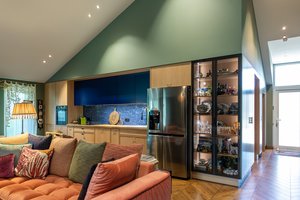 Drąsūs ir spalvoti namai Šventojoje – ypatingiems žmonėms